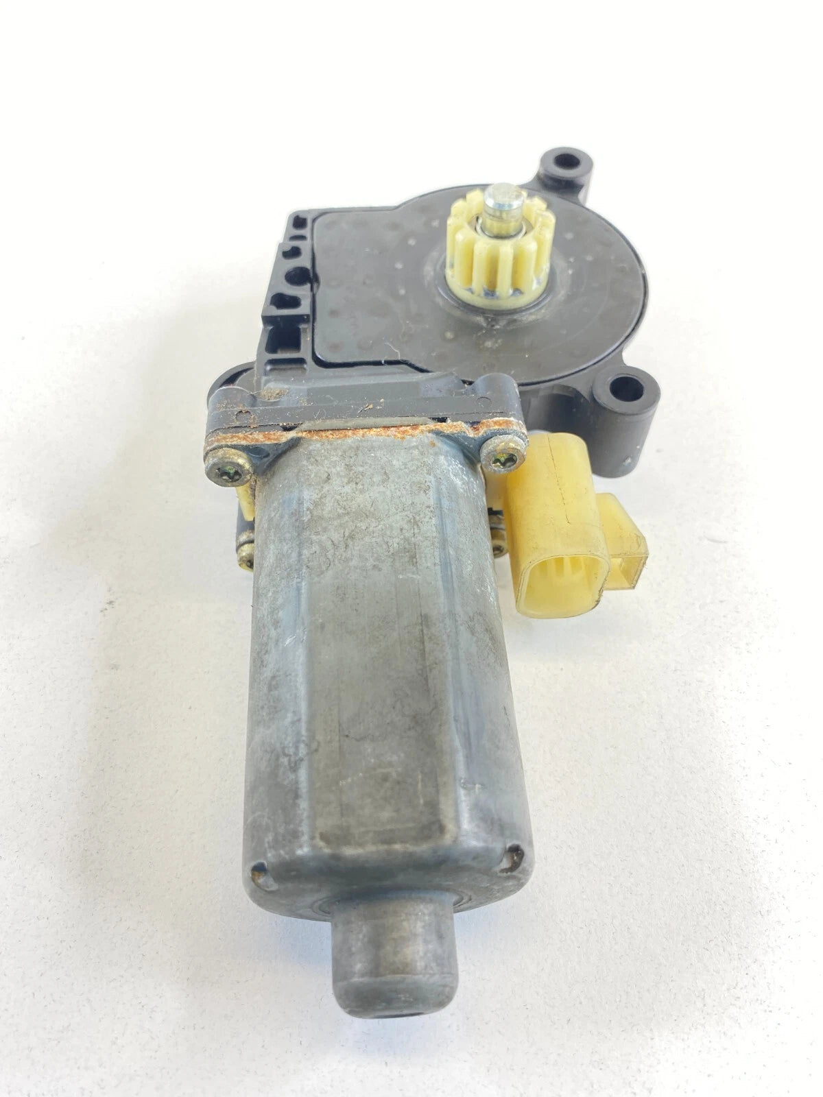 2000-2005 00-05 CHEVROLET IMPALA FRONT LEFT SIDE DOOR WINDOW MOTOR CM090930B OEM