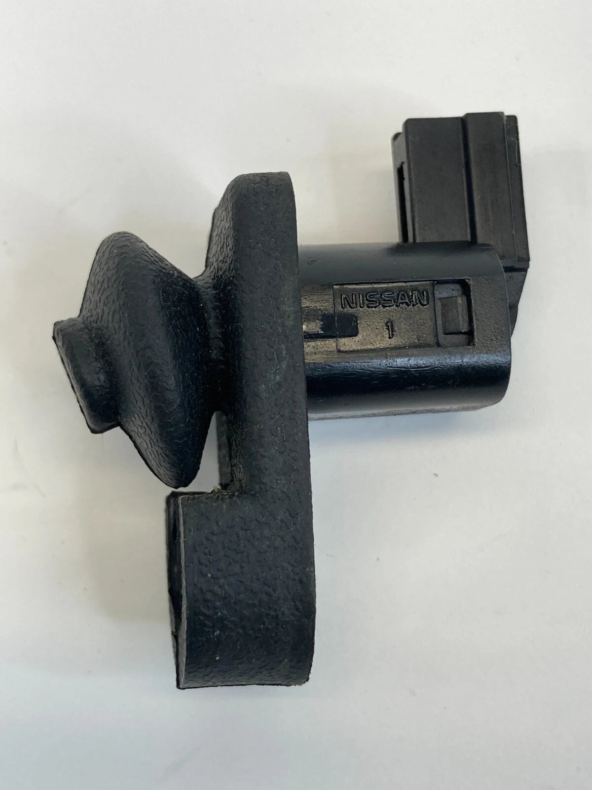 07-12 VERSA 08-11 NISSAN ROGUE REAR LEFT DOOR COURTESY LIGHT AJAR JAMB SWITCH