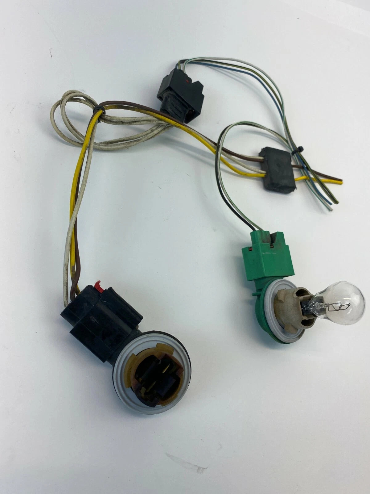 2010 CHRSYLER TOWN & COUNTRY REAR WIRING HARNESS TAIL LIGHT TAILLIGHT ASSY OEM