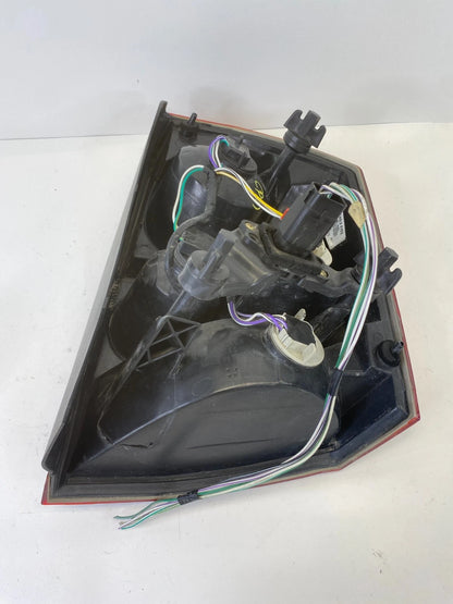 2008-2010 CHRYSLER 300 REAR LEFT DRIVER TAILLIGHT TAIL LAMP ASSY CS286-B000L OEM