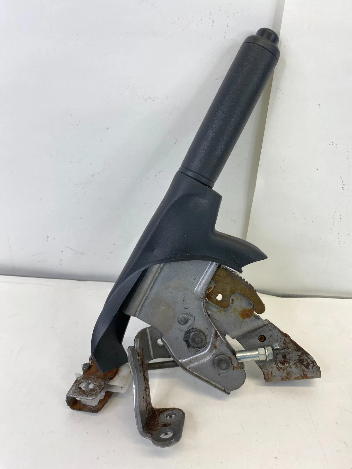 2007-2011 TOYOTA YARIS EMERGENCY PARKING BRAKE HANDLE LEVER ASSEMBLY OEM