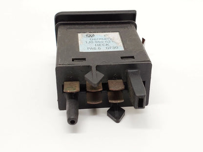 01-05 VOLKSWAGEN JETTA 06-09 VW GTI REAR WINDOW DEFROST SWITCH BUTTON 1J0959621C