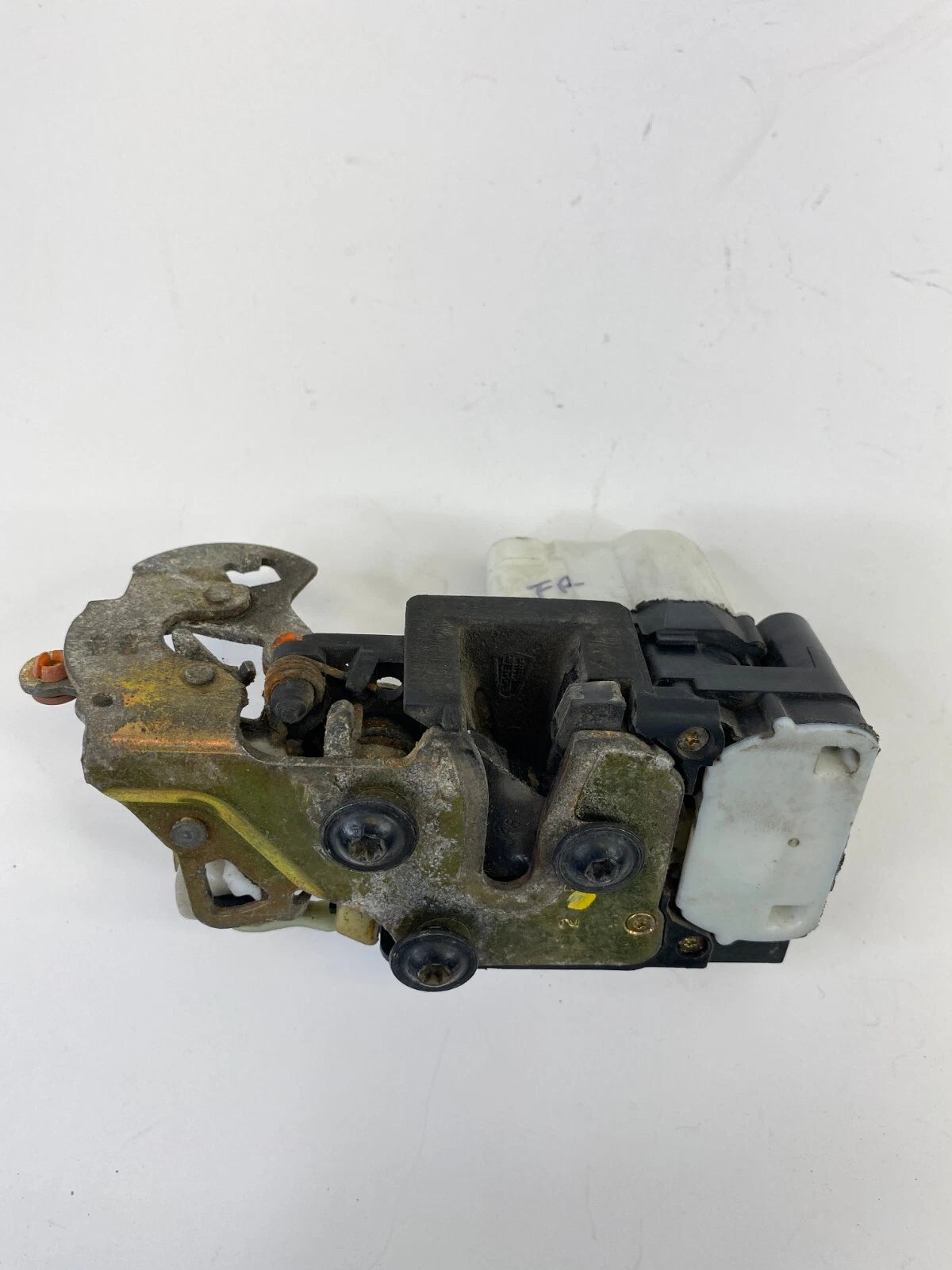 2004-2006 CHEVROLET AVALANCHE FRONT RIGHT SIDE DOOR LOCK LATCH ACTUATOR ASSEMBLY