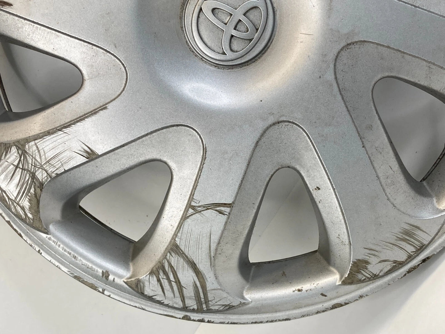 2000 2001 2002 TOYOTA COROLLA RIM WHEEL CENTER CAP HUBCAP HUB CAP 42621AB030 OEM