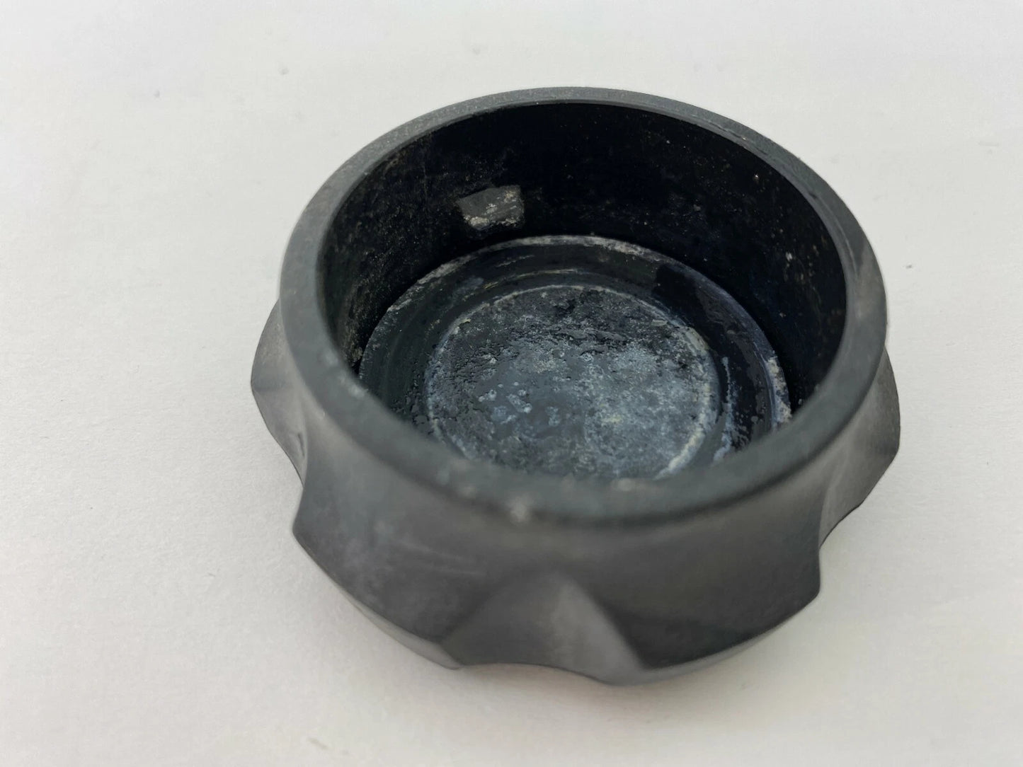 2001-2006 HYUNDAI SANTA FE RADIATOR ENGINE COOLANT RESERVOIR CAP TANK TOP COVER