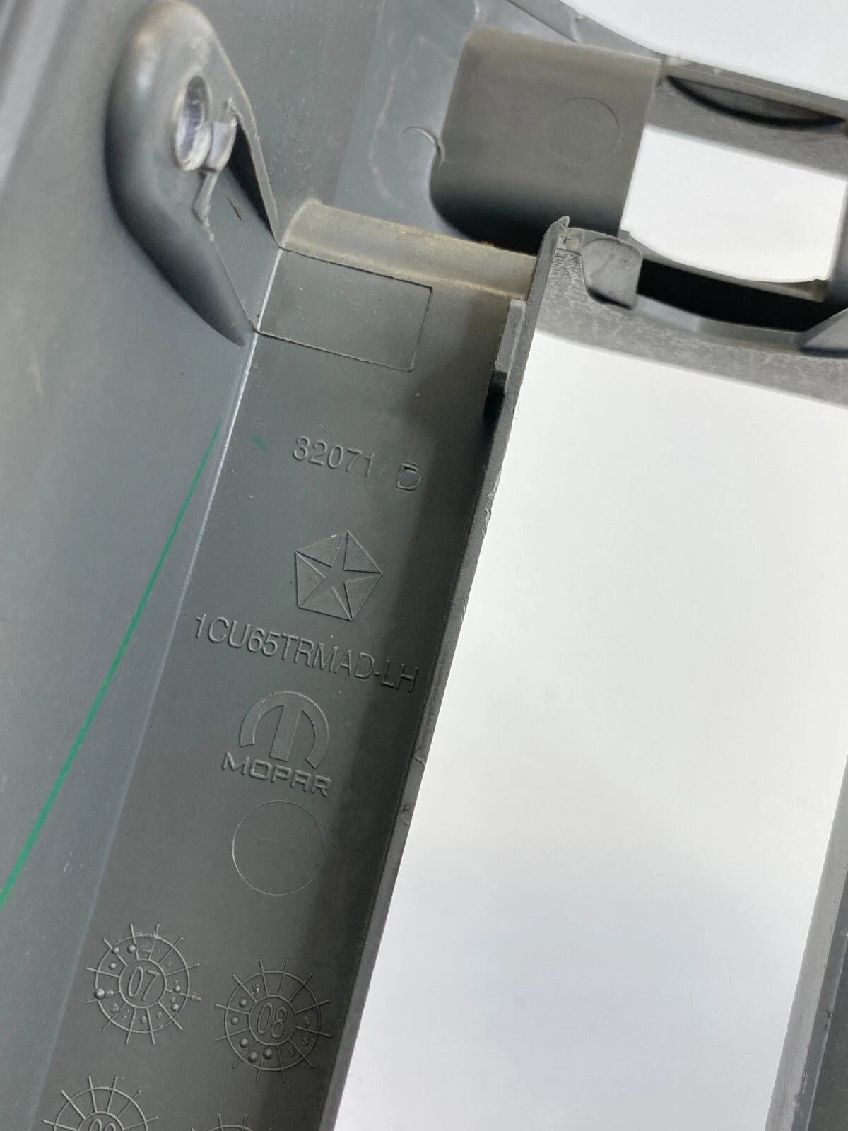 2008-2010 CHRYSLER TOWN & COUNTRY REAR LEFT SLIDING DOOR INNER HANDLE BEZEL