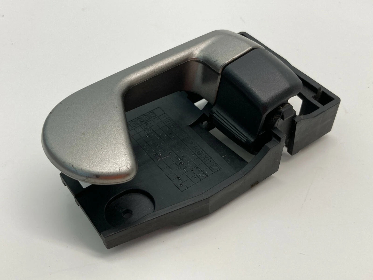 2008-2012 MITSUBISHI GALANT FRONT LEFT DRIVER SIDE INNER DOOR HANDLE MR970139