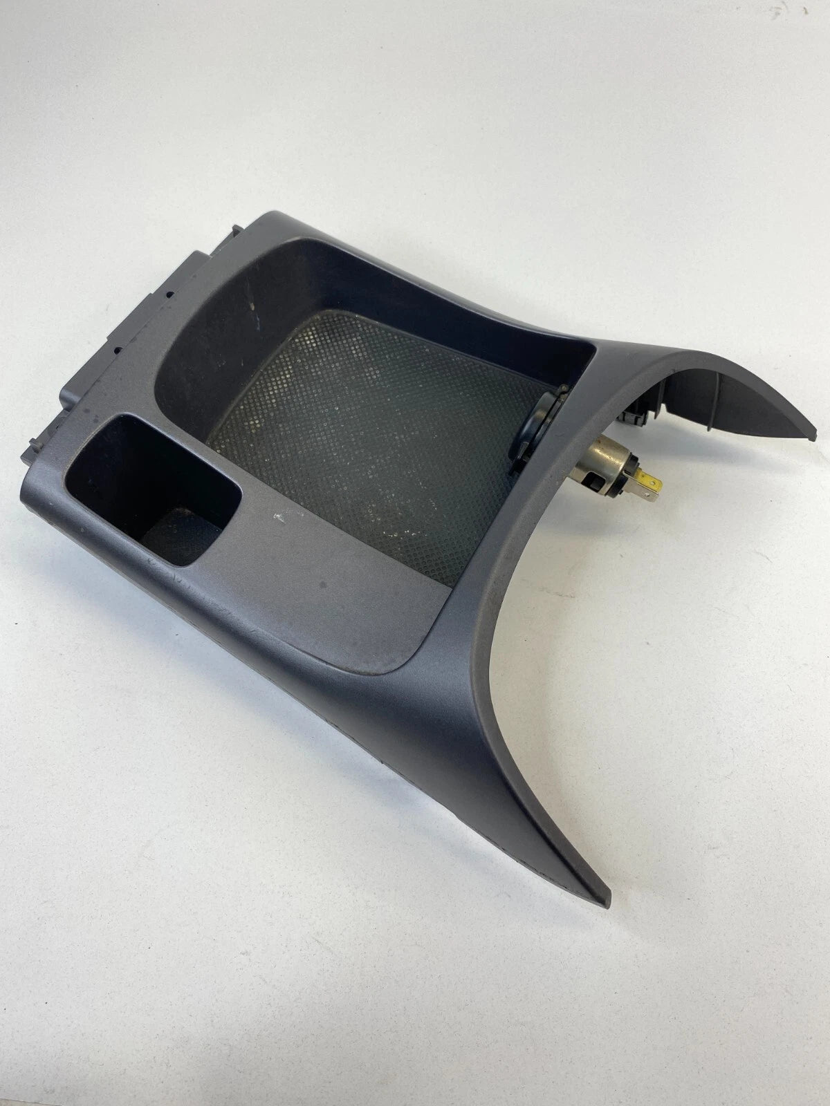 02-04 HYUNDAI SONATA CENTER CONSOLE UPPER TRAY STORAGE POWER OUTLET 84651-3C500