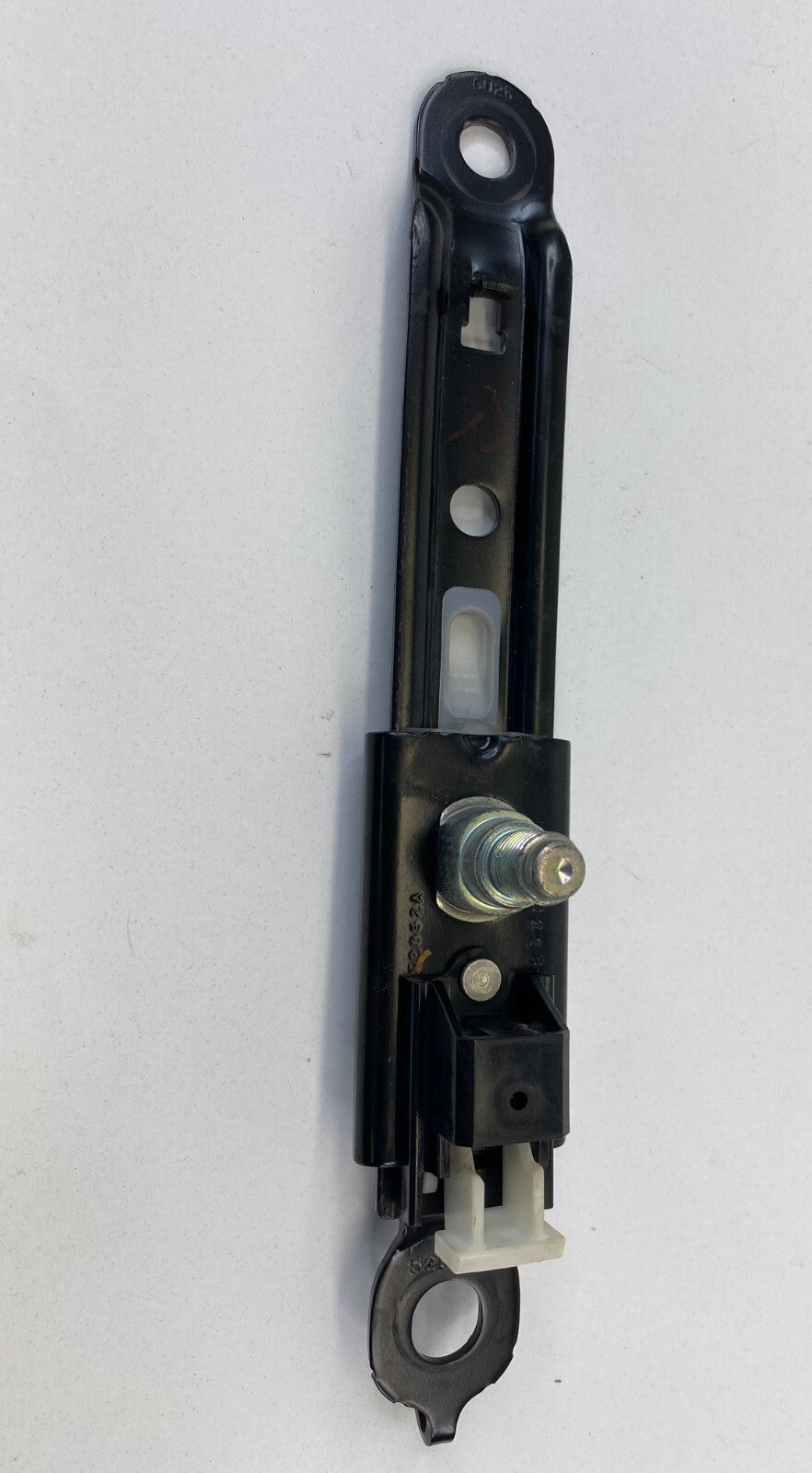 09-13 Toyota Corolla Right Passenger Side Seat Belt Height Adjuster 52851A OEM