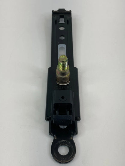 2002 2003 LEXUS ES300 RIGHT PASSENGER SIDE SEAT BELT HEIGHT ADJUSTER D526001 OEM