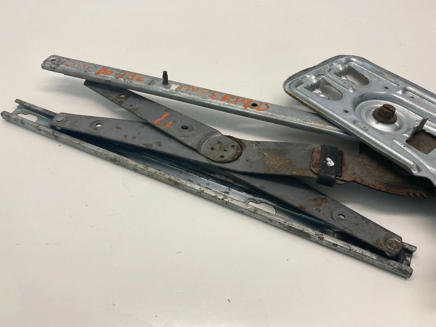 2000-2004 DODGE INTREPID FRONT LEFT DRIVER SIDE WINDOW REGULATOR W/MOTOR OEM