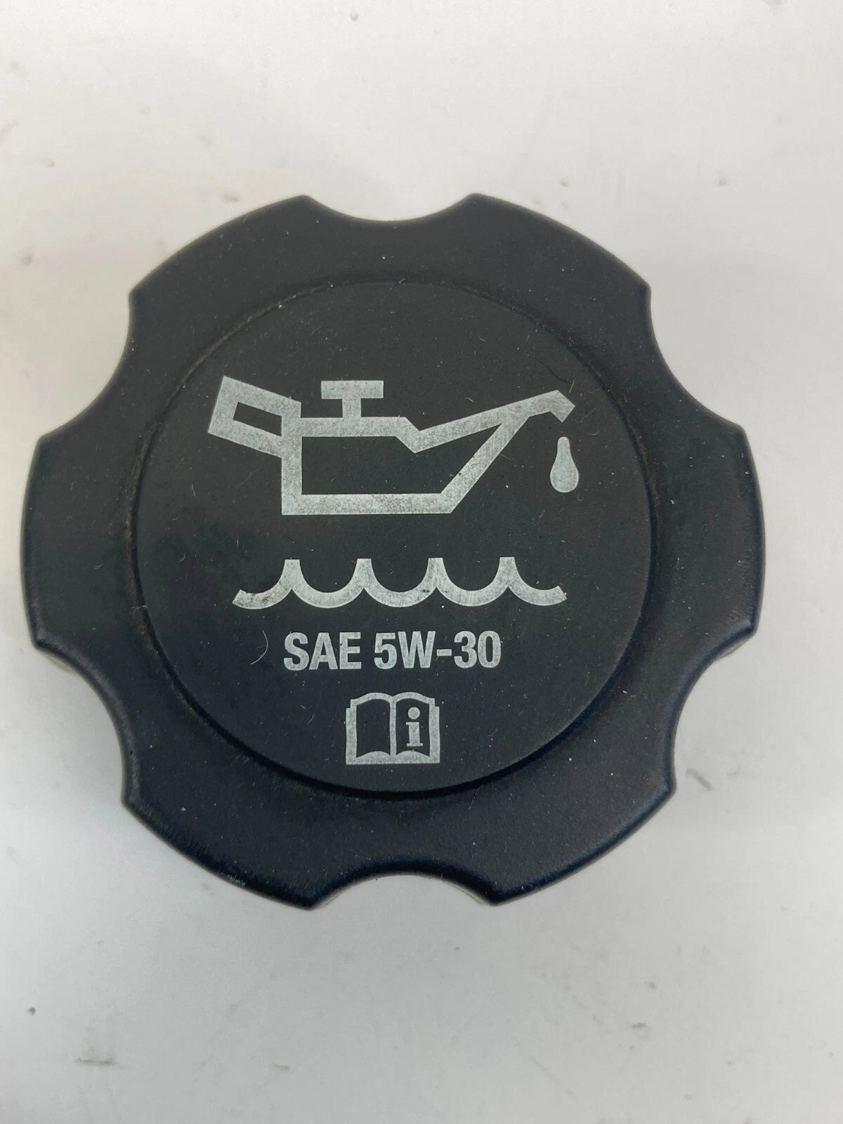 2002-2009 CHEVROLET TRAILBLAZER 4.2L ENGINE OIL FILLER CAP COVER LID SAE 5W-30