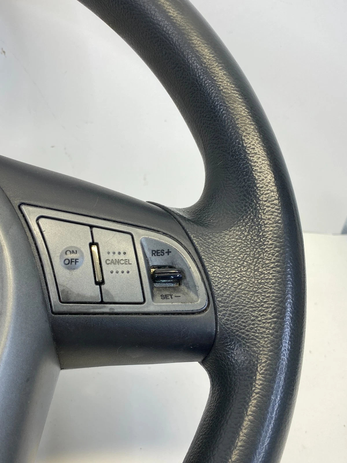 2010-2013 KIA SOUL STEERING WHEEL W/ AUDIO & CRUISE CONTROL SWITCH ASSY OEM