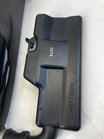 2014-2016 Dodge Dart 2.4L L4 A/T Air Cleaner Intake Resonator Tube Assy OEM