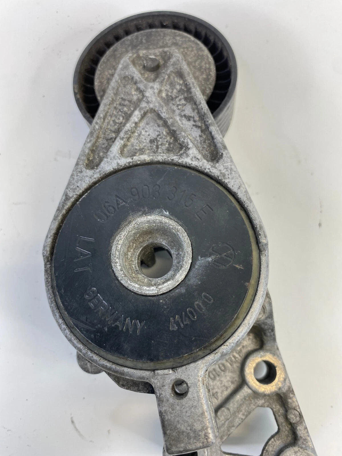 1998-2005 VW BEETLE FRONT ENGINE BELT TENSIONER PULLEY OEM FACTORY 06A-903-315-E
