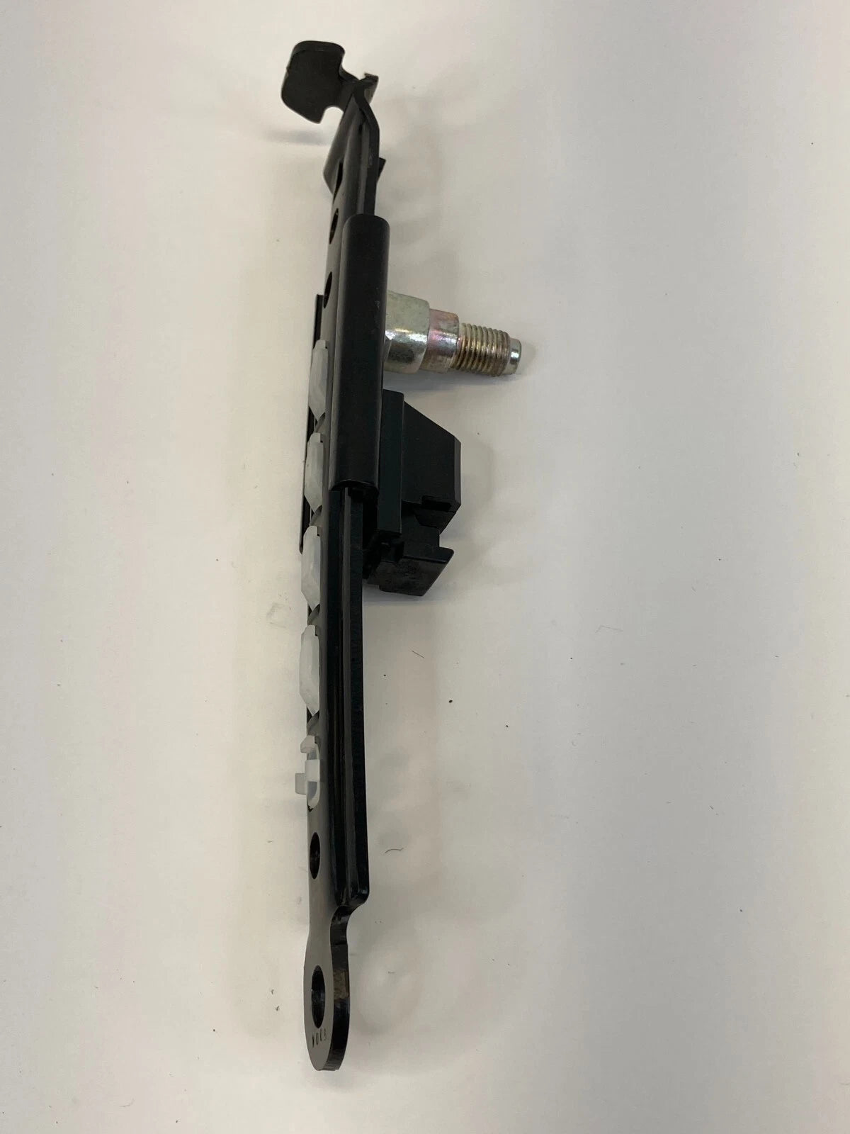 2006-2008 LEXUS RX400H FRONT RIGHT SIDE SEAT BELT HEIGHT ADJUSTER D526001 OEM