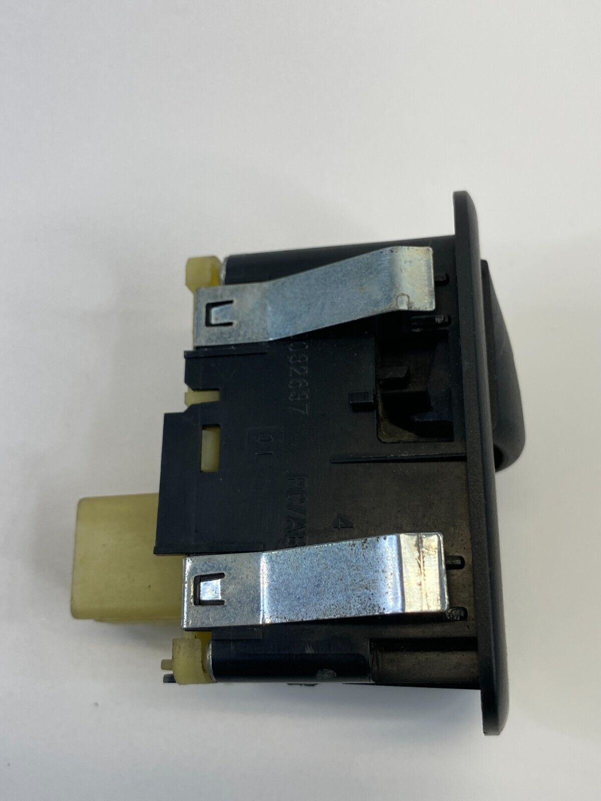 2009-2014 VW Routan Rear Right Sliding Door Power Window Switch 68020400AC OEM