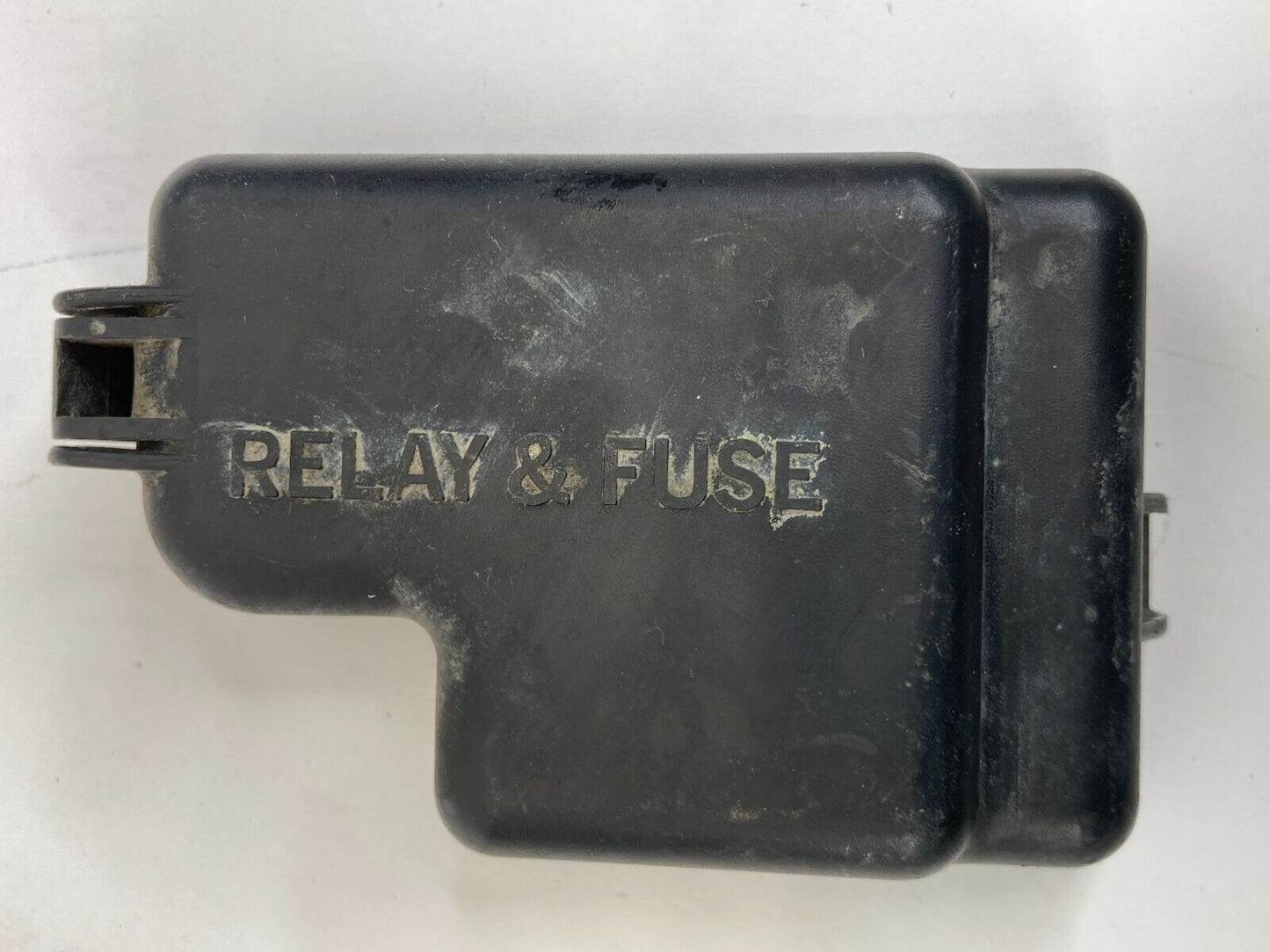 1999-2003 Toyota Solara 2.4L L4 Under Hood Fuse Box Top Lid Cover Relay Assembly