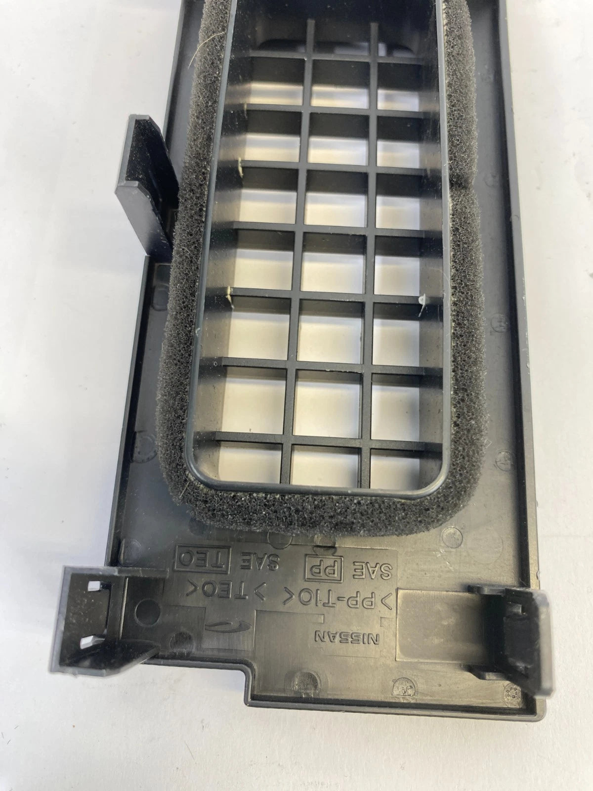 2007-2008 INFINITI G35 SEDAN CENTER CONSOLE AIR VENT GRILLE COVER 96912-JK10A