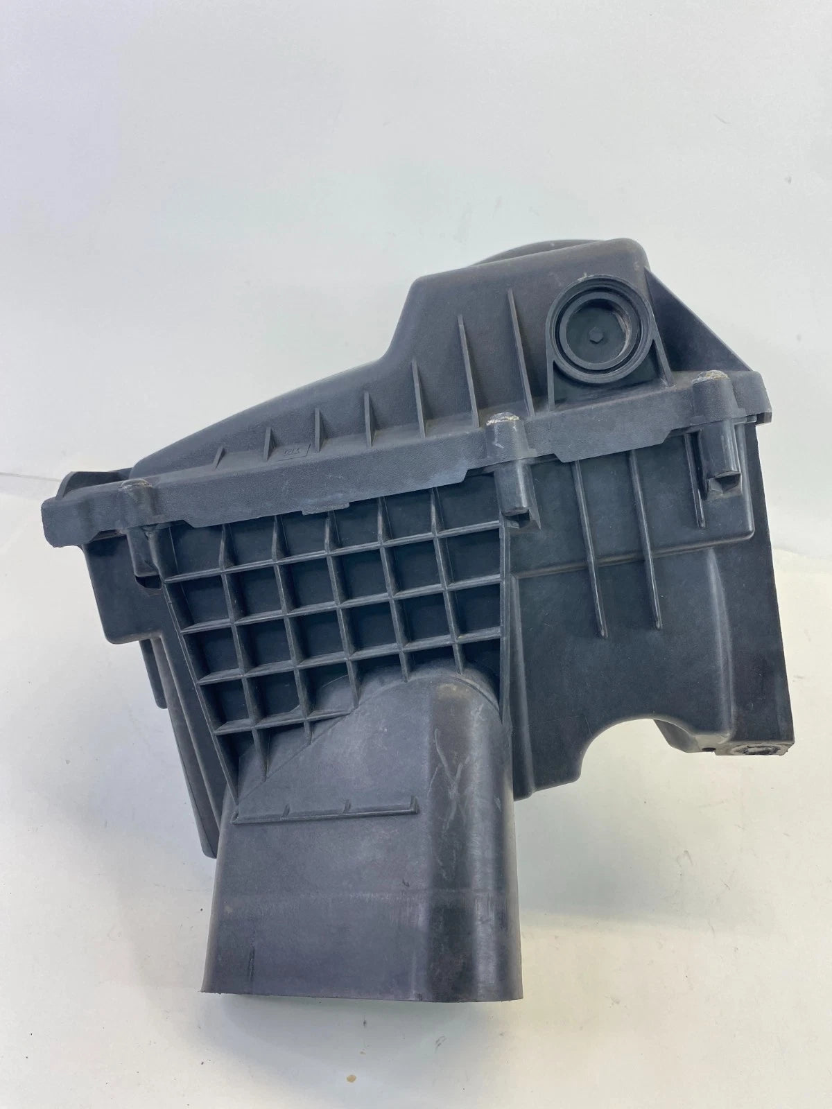 2010 2011 Buick LaCrosse 3.6L V6 Air Intake Cleaner Box Housing Assembly OEM