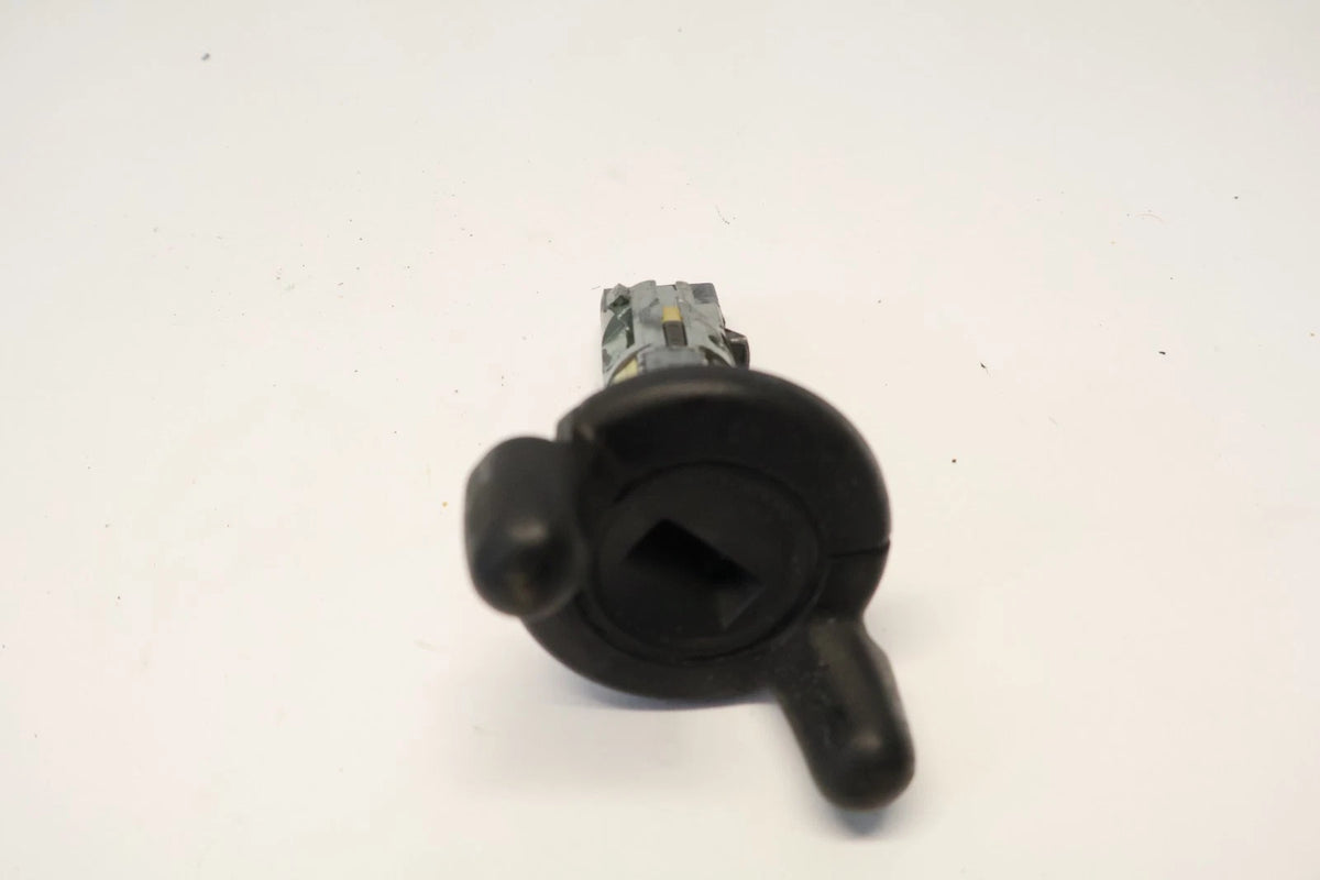 2002-2009 CHEVROLET TRAILBLAZER IGNITION SWITCH LOCK CYLINDER W/ KEY