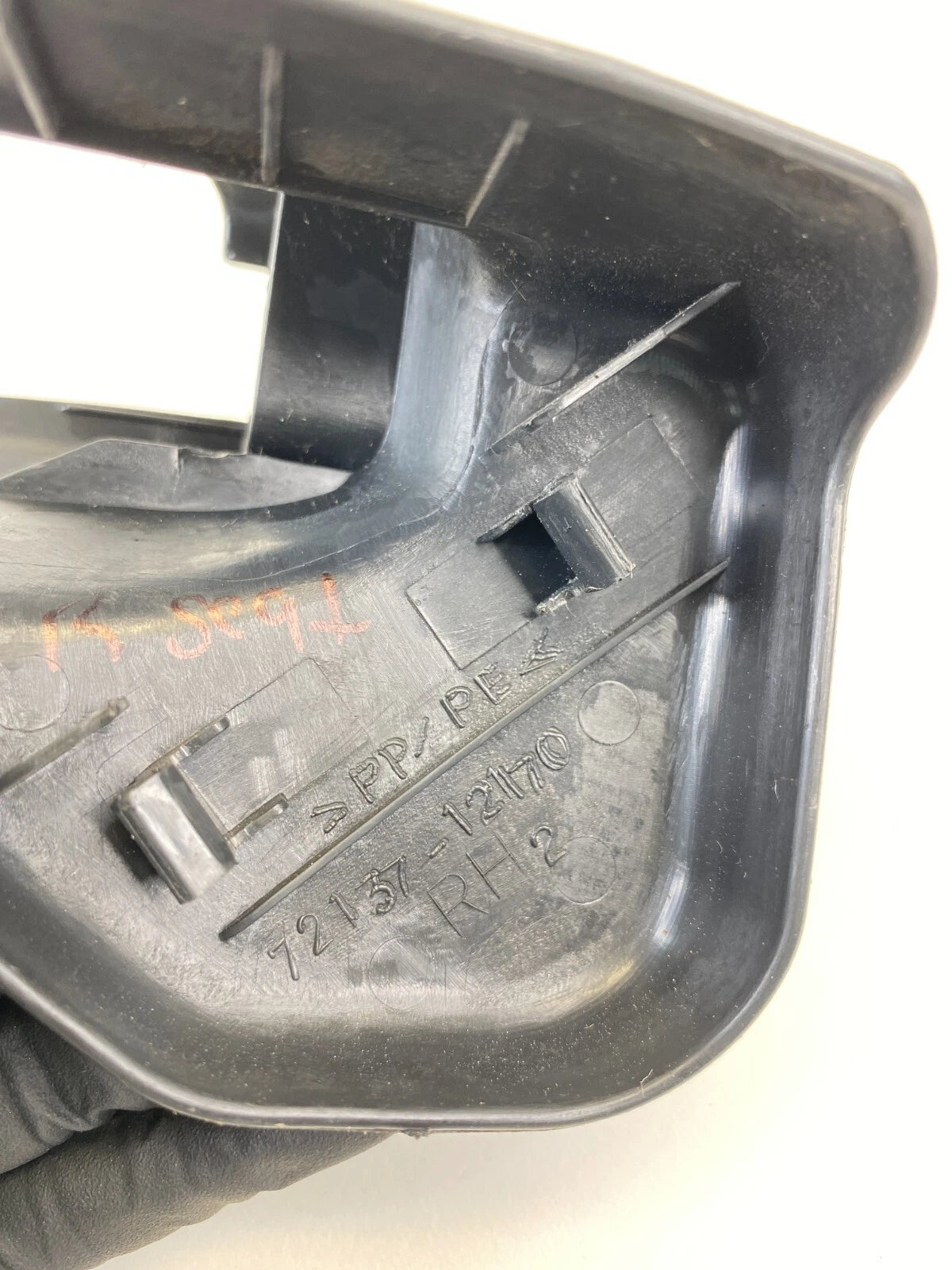 2009-2013 TOYOTA COROLLA RIGHT SEAT TRACK END OUTER COVER TRIM 72137-12170 OEM