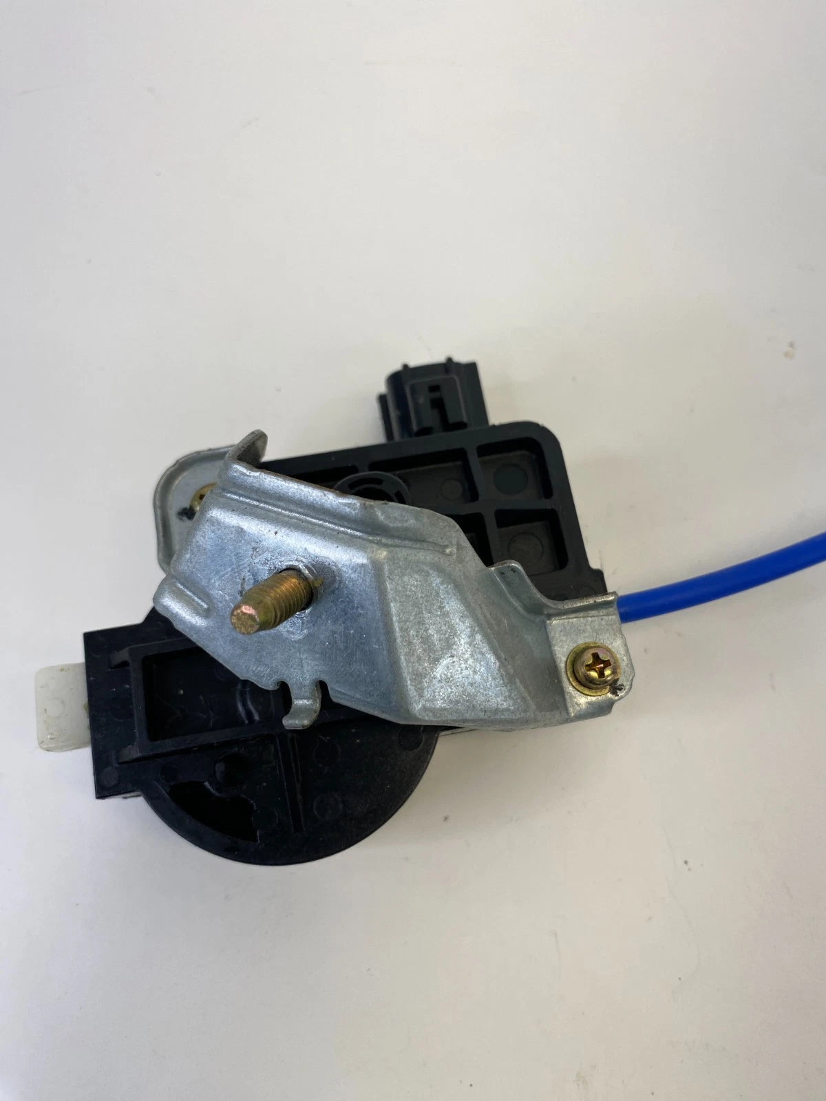 2002 2003 LEXUS ES300 FUEL FILLER LID DOOR OPENING FLAP ACTUATOR ASSY OEM