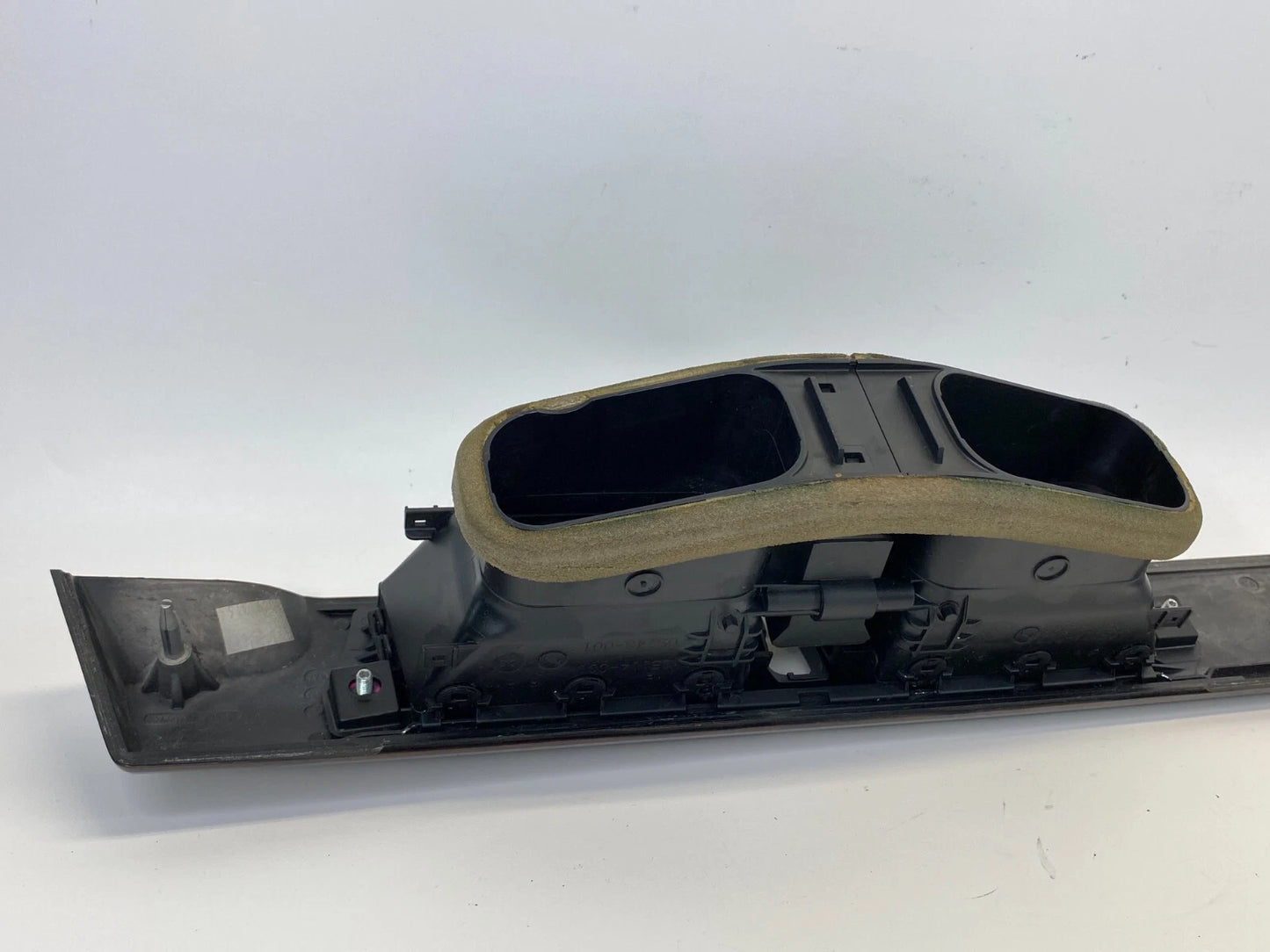 09 10 BMW 535i XDRIVE 08-10 535i CENTER DASH TRIM MOLDING BEZEL W/ AIR VENT OEM