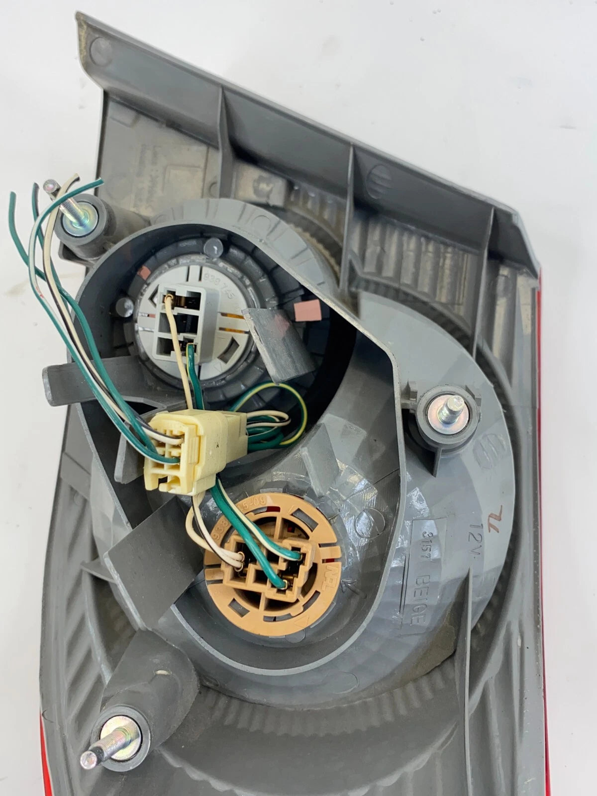 2005-2008 TOYOTA COROLLA SEDAN REAR LEFT SIDE OUTER TAILLIGHT TAILLIGHT LAMP OEM