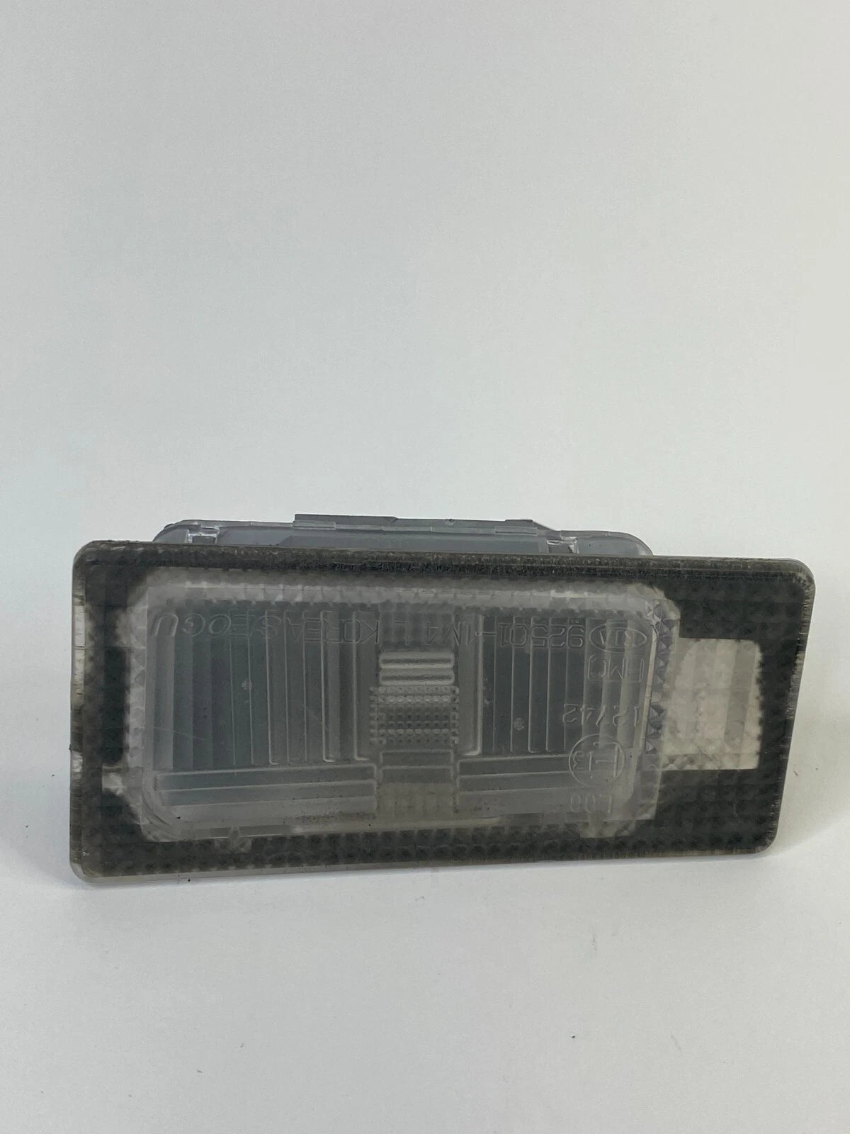 11-16 HYUNDAI ELANTRA REAR TRUNK LEFT LICENSE PLATE LIGHT LAMP 92501-1M4 OEM