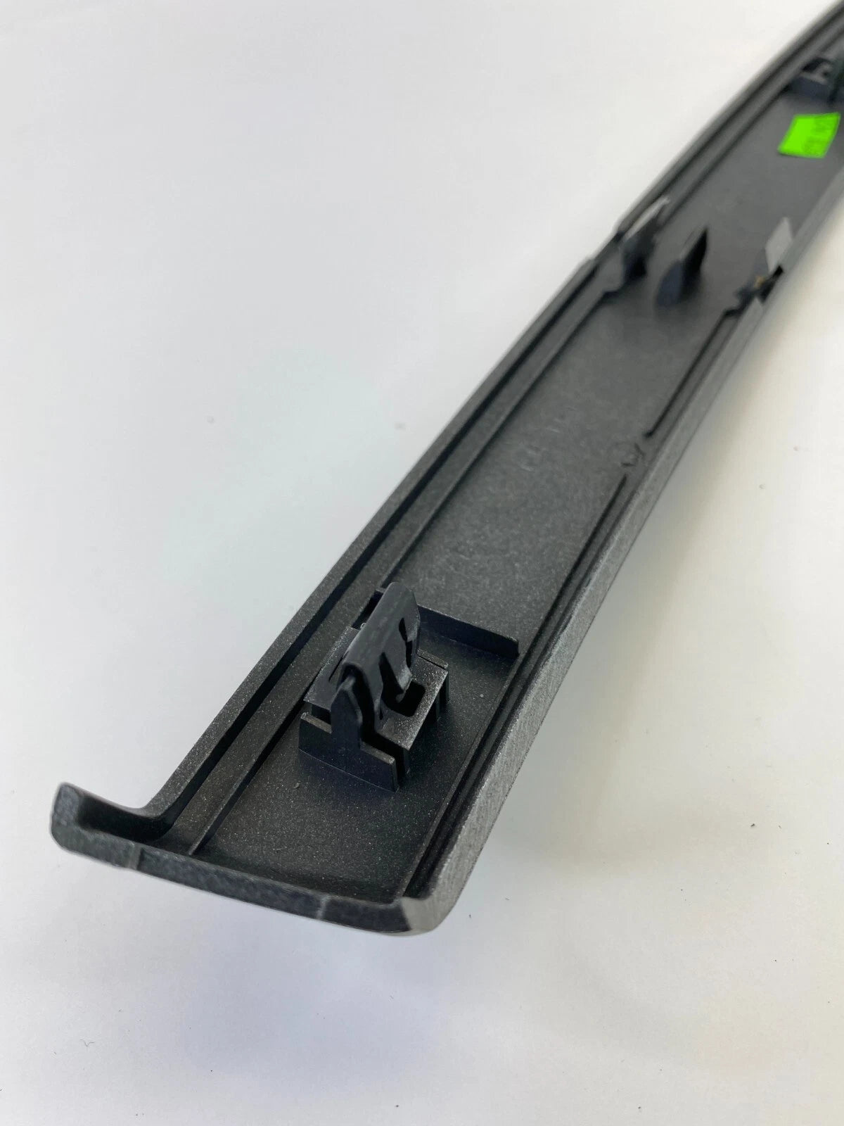 04-06 NISSAN MAXIMA FRONT RIGHT INNER DOOR MOLDING PANEL BEZEL TRIM 809487Y020