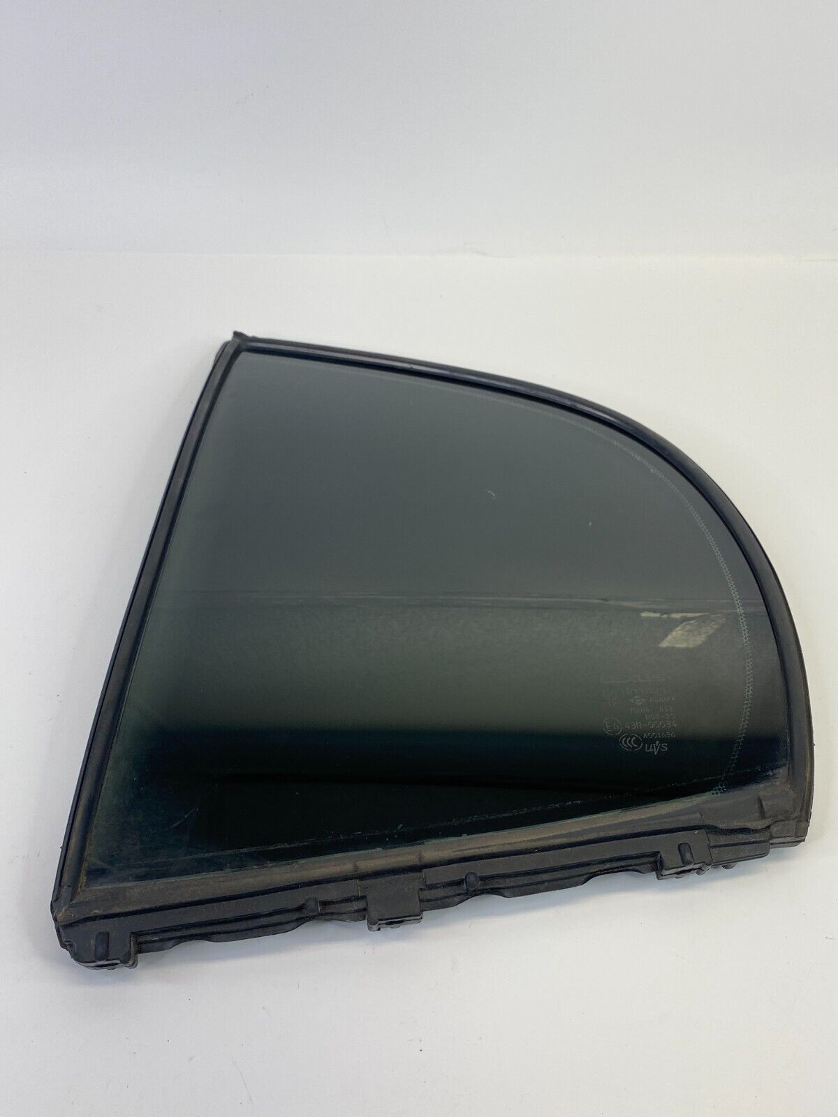 1998-2005 Lexus GS300 Rear Left Side Door Vent Quarter Window Glass 68189-30100