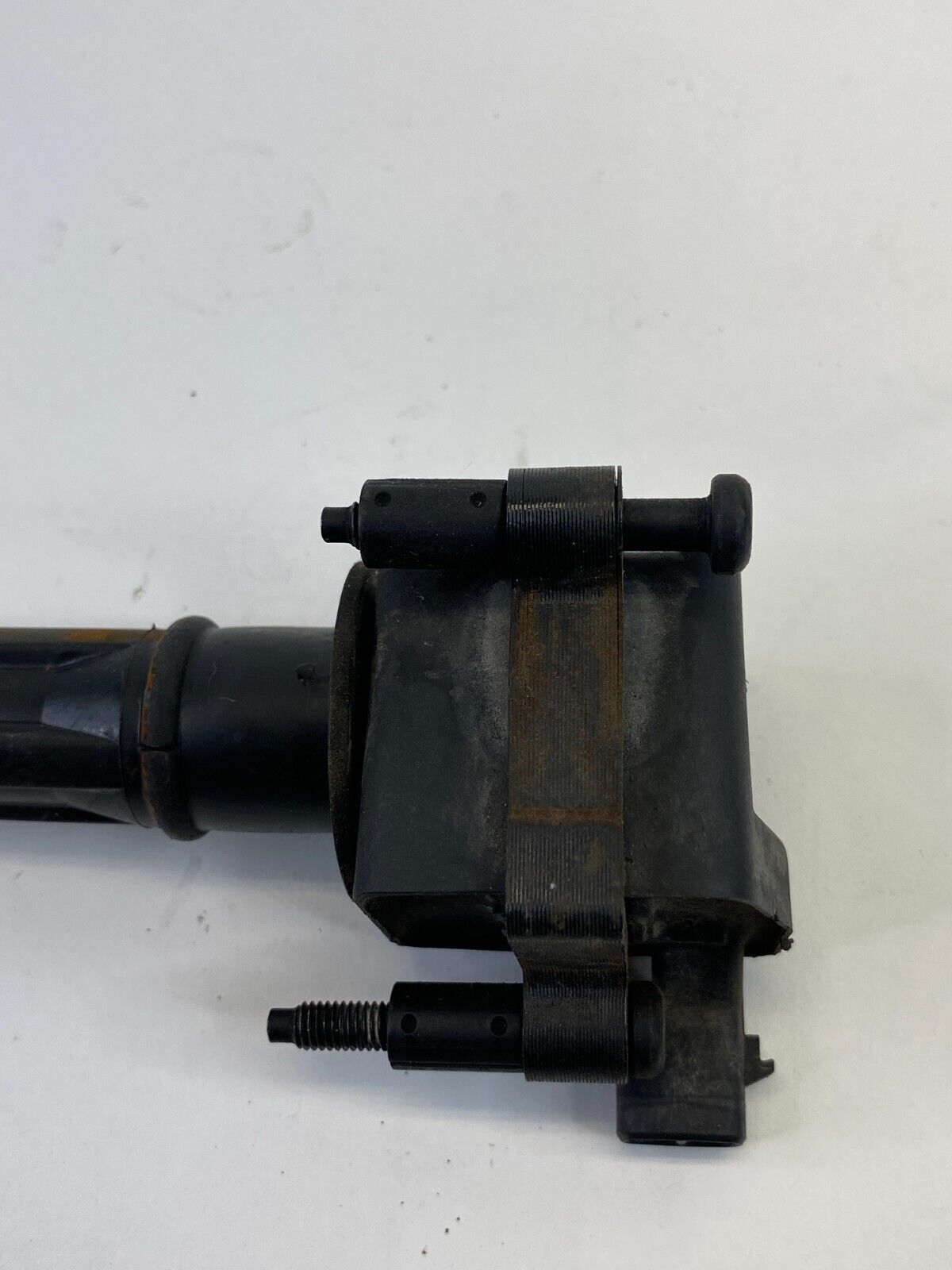 2005 Dodge Magnum 3.5L A/T Engine Direct Ignition Coil Igniter Assembly OEM