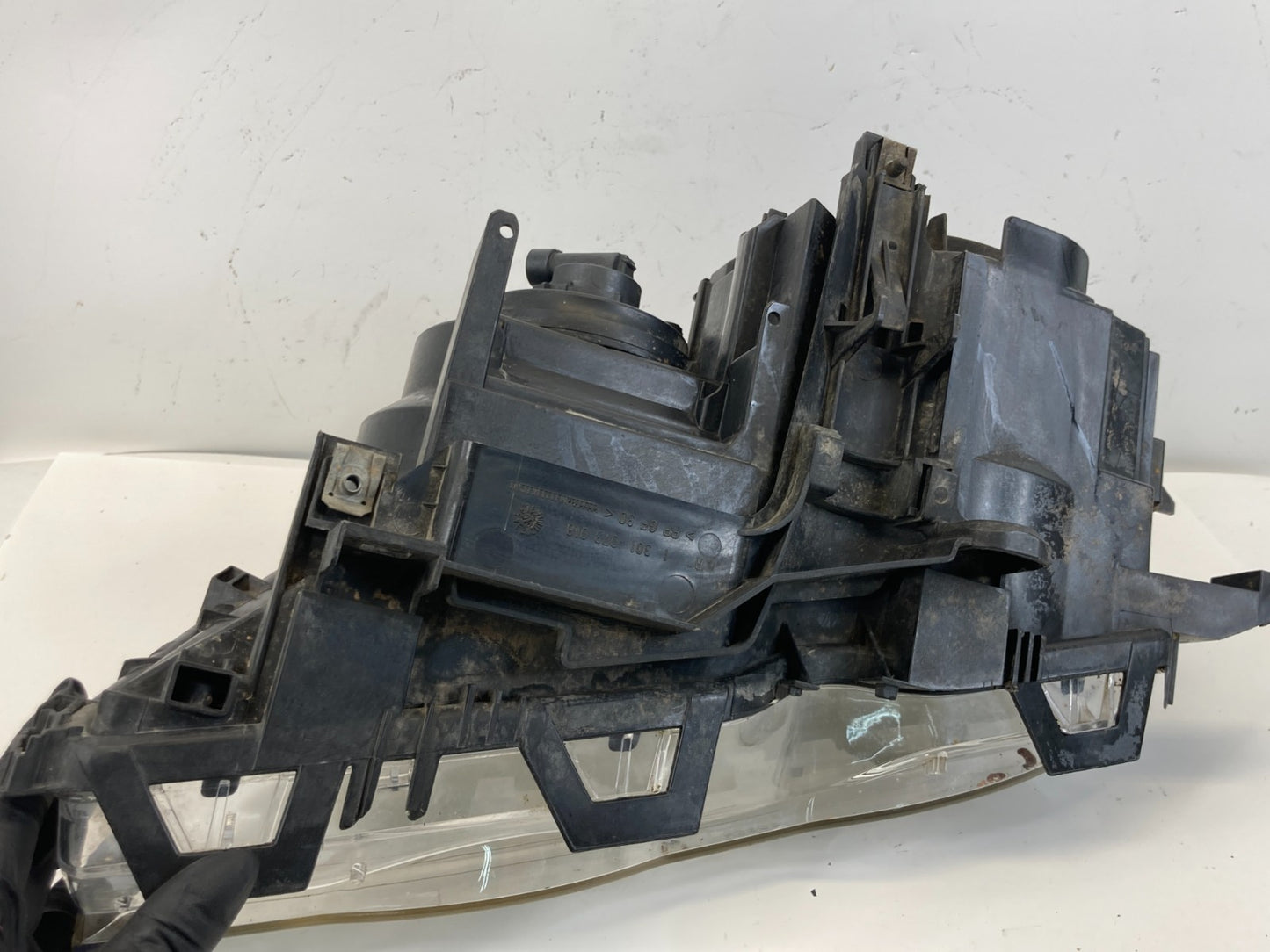 1999 2000 BMW 323i Front Right Passenger Side Headlight Headlamp 1-305-621-748