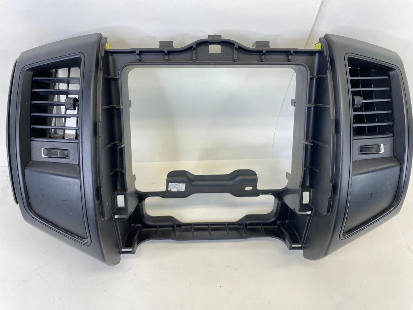 05-11 TOYOTA TACOMA CENTER DASH BEZEL RADIO TRIM W/ AIR VENT 55680-040200 OEM