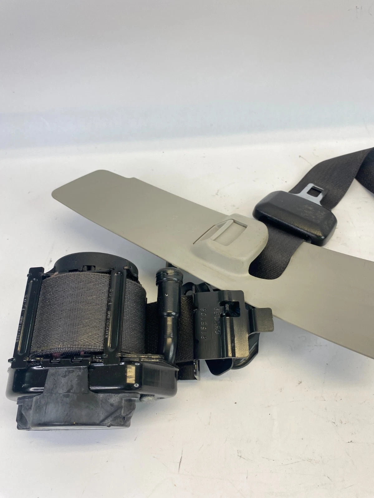 2010 2011 2012 CHEVROLET TRAVERSE FRONT LEFT DRIVER SEAT BELT RETRACTOR OEM