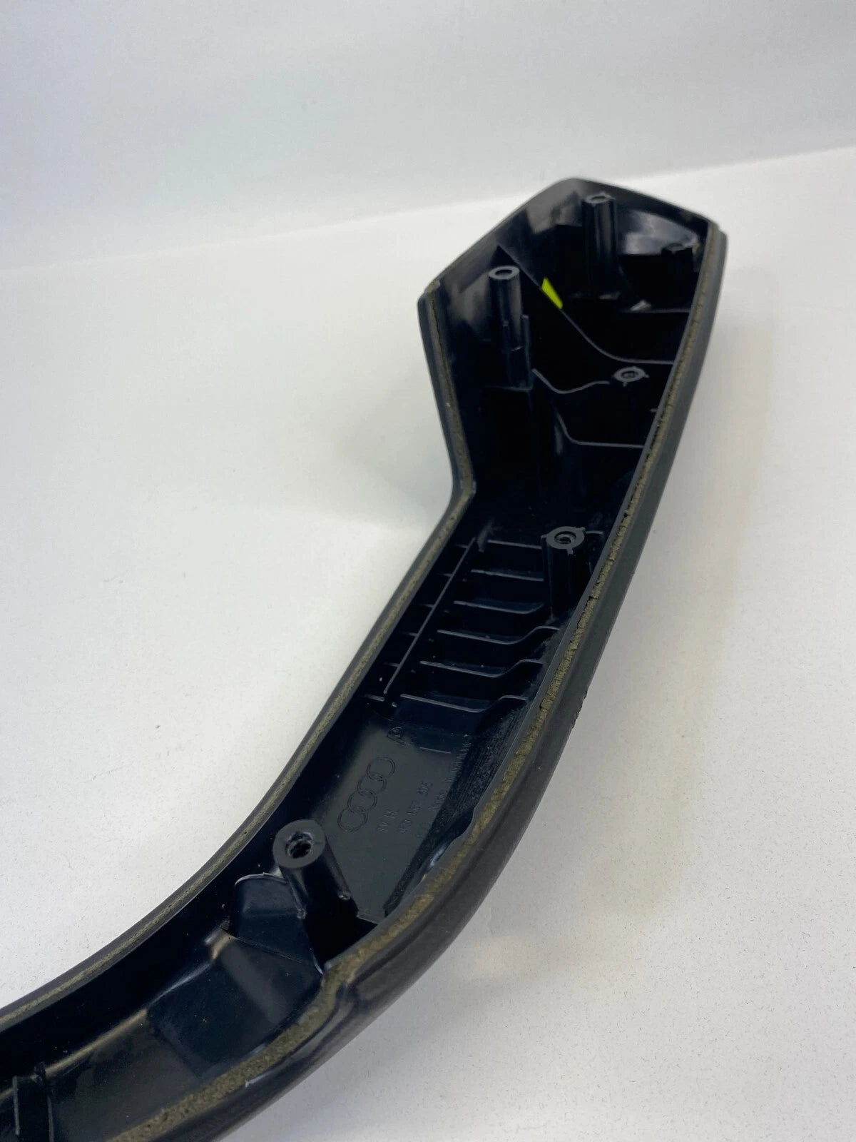 2005-2008 AUDI A6 REAR LEFT INTERIOR DOOR PULL HANDLE ARMREST 4F086730 OEM