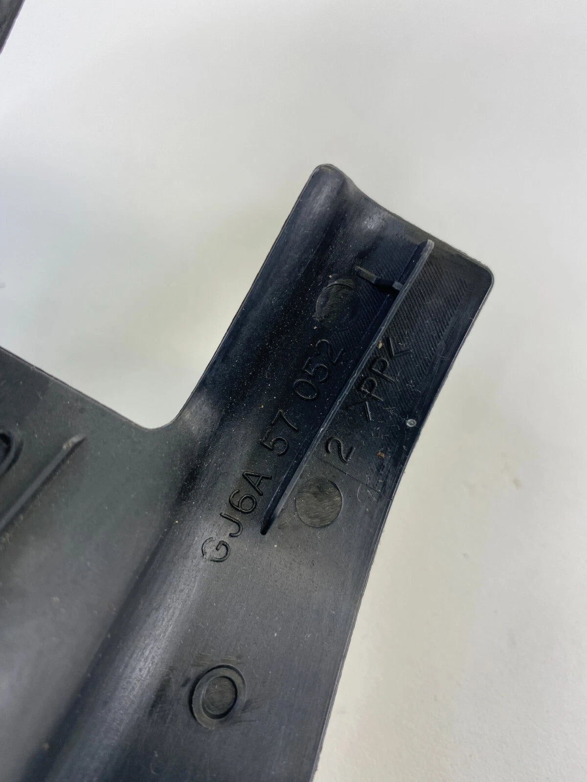03-06 MAZDA 6 MAZDA6 PASSENGER SEAT REAR LEFT SIDE RAIL TRACK COVER GJ6A-57-052