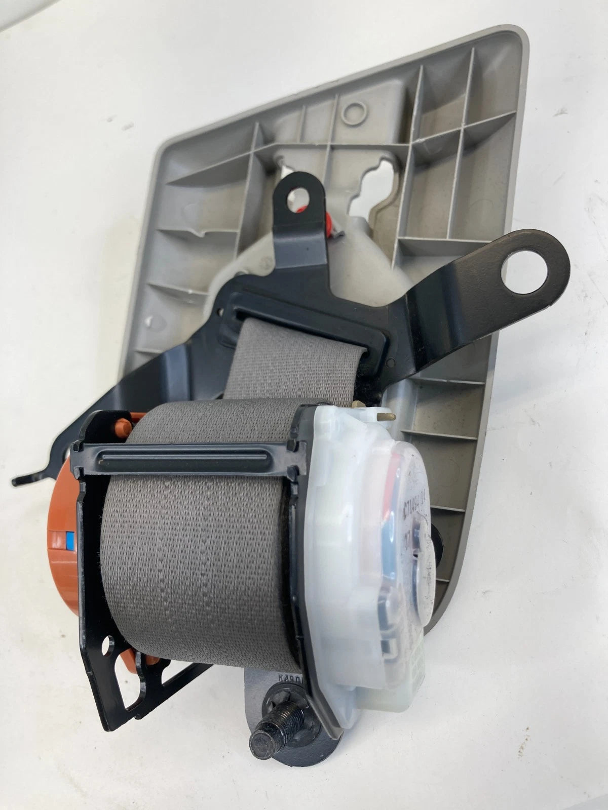 2011-2017 Nissan Quest Third Row Center Seat Belt Retractor Assembly OEM