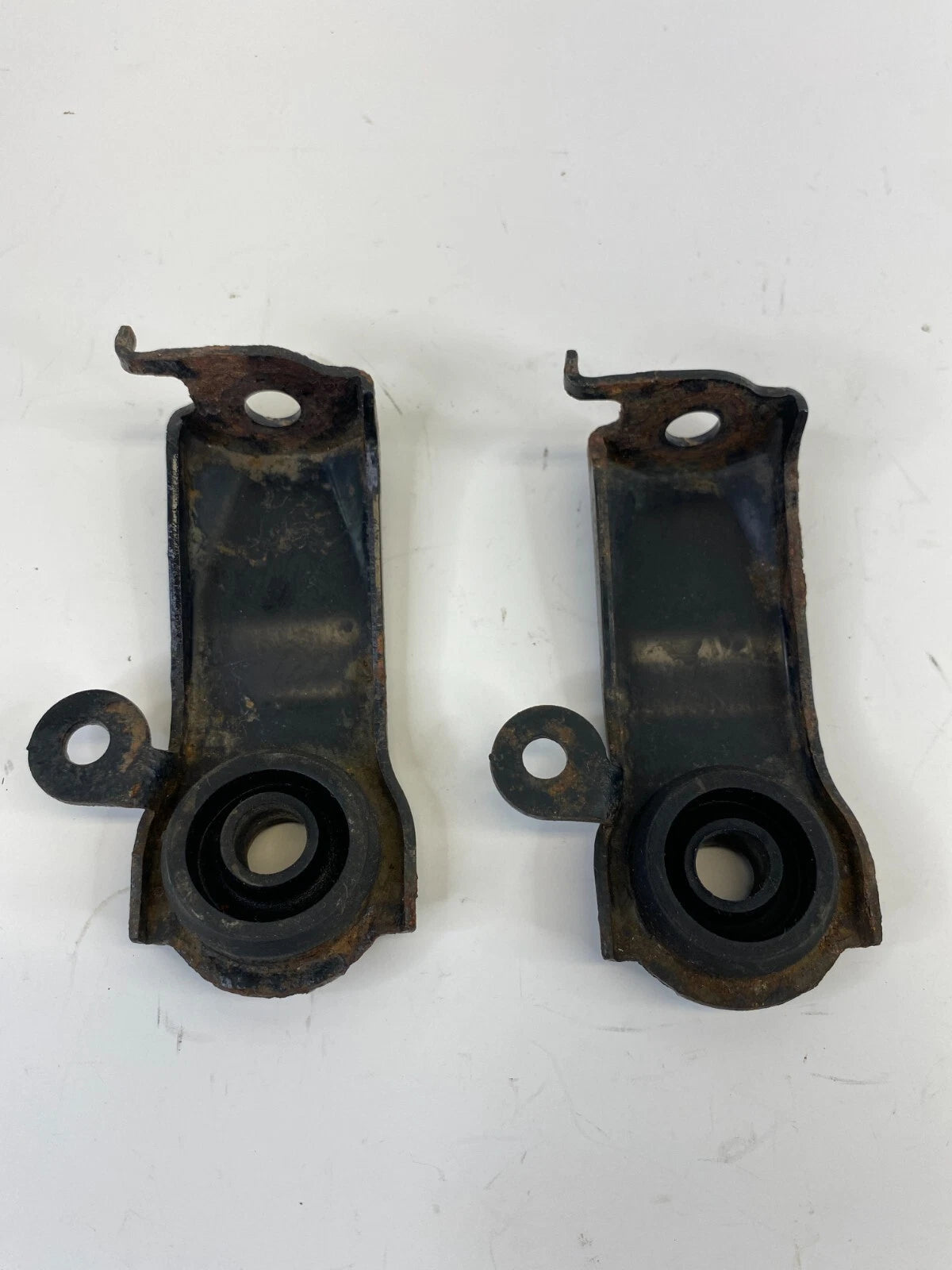 1999-2003 LEXUS RX300 UPPER RADIATOR MOUNT SUPPORT BRACKET HOLDER PAIR SET OEM