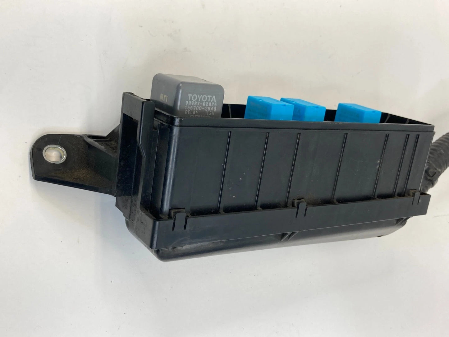 04 05 06 07 08 09 TOYOTA PRIUS 1.5L UNDER HOOD SMALL FUSE RELAY BOX FUSEBOX OEM