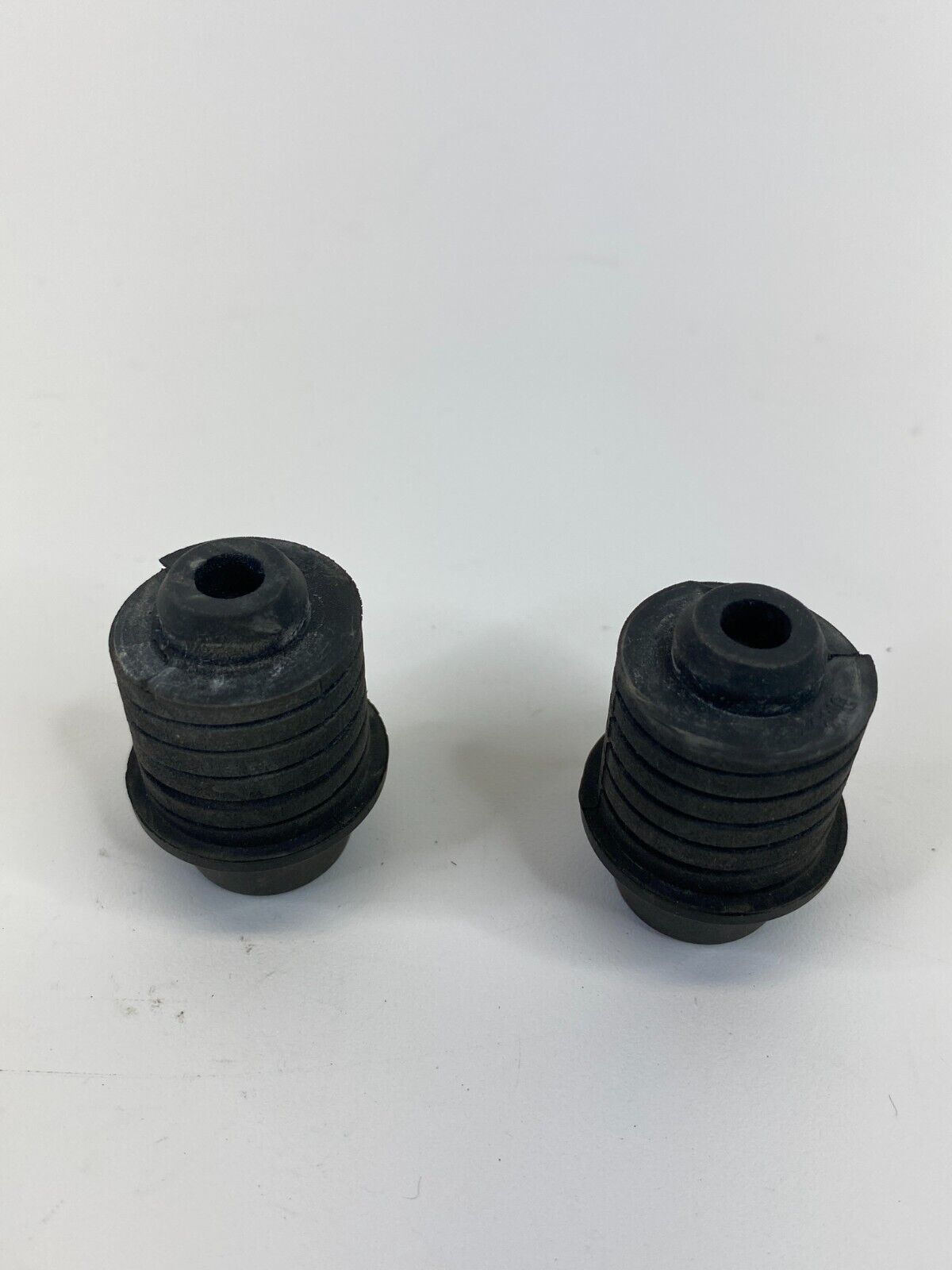 12-15 Chevrolet Captiva Sport Hood Rubber Cushion Buffer Stopper Bumper Pair OEM