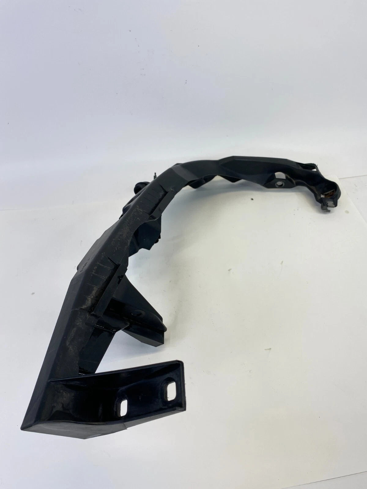 2006 BMW 330xi 330i FRONT RIGHT HEADLIGHT MOUNT BRACKET OEM FACTORY 51117116708