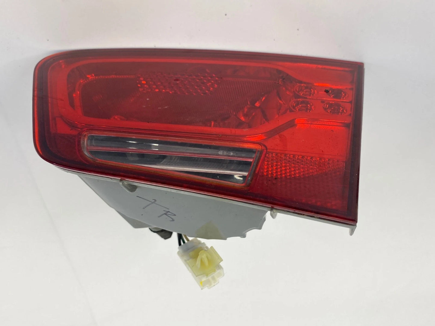 2010-2013 KIA FORTE SEDAN REAR RIGHT INNER TAILLIGHT TRUNK LID MOUNTED LAMP OEM