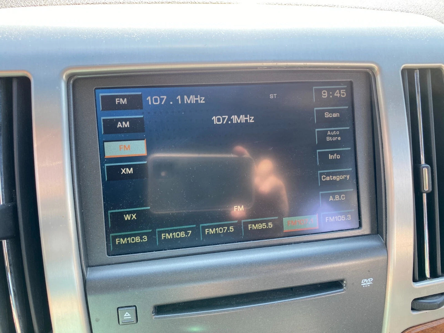 2009-2011 Cadillac STS Radio CD DVD Player Navigation Radio 20844561 OEM