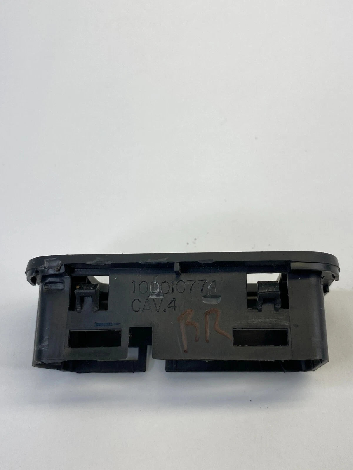 2007-2010 DODGE CHARGER REAR RIGHT DOOR WINDOW SWITCH COVER BEZEL 100010774