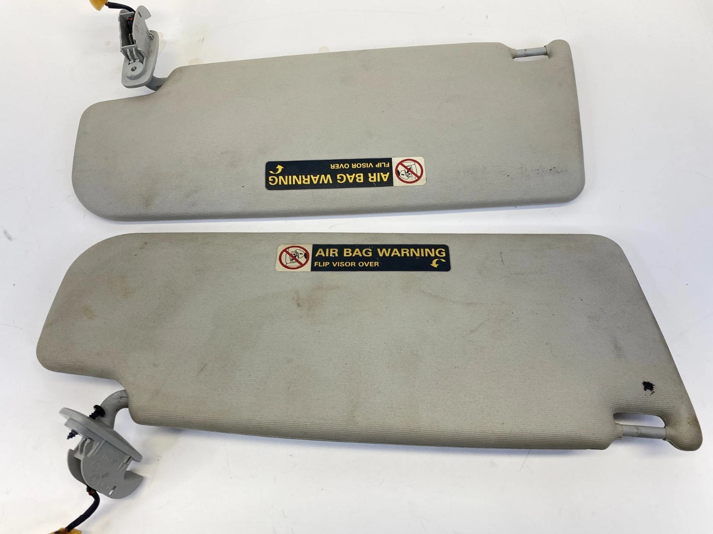 99-05 VOLKSWAGEN JETTA RIGHT PASSENGER & LEFT DRIVER SUNVISOR PAIR SUN VISOR SET