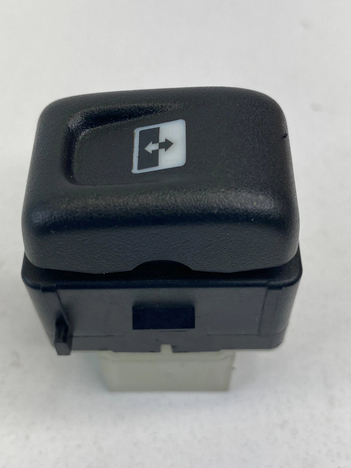 2005 06 07 08 2009 SAAB 9-7X SUN ROOF SUNROOF MOONROOF CONTROL SWITCH BUTTON OEM