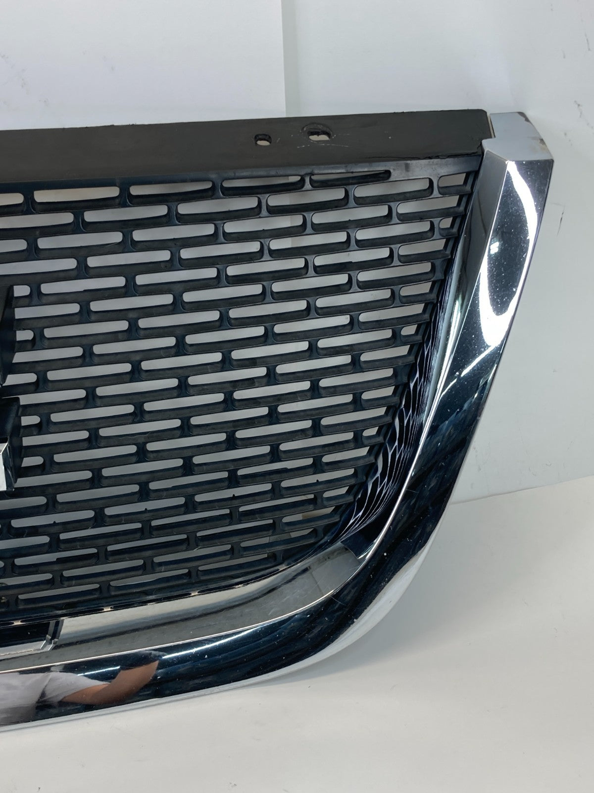 2007-2012 GMC Acadia Front Bumper Upper Chrome Grill Grille Trim 15209577 OEM