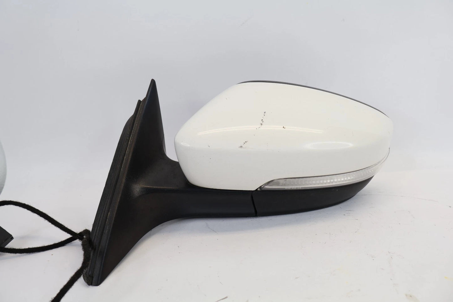 2012-2015 VOLKSWAGEN PASSAT LEFT SIDE VIEW POWER DOOR MIRROR ASSEMBLY WHITE OEM